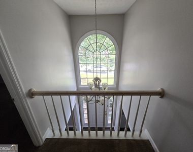 724 Jamie Way Ne - Photo Thumbnail 7
