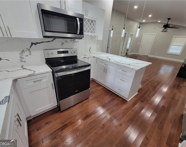 768 Fourth Street - Photo Thumbnail 22