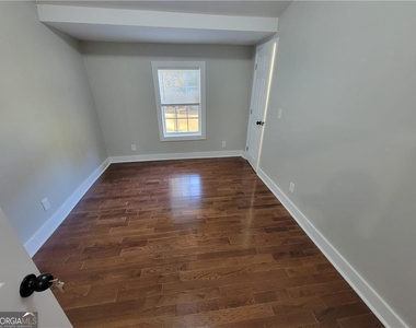 768 Fourth Street - Photo Thumbnail 5
