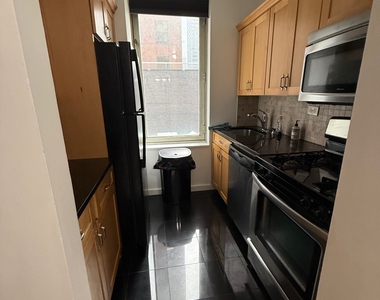 145 East 48th Street - Photo Thumbnail 6