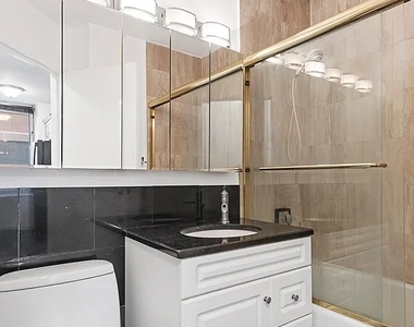 145 East 48th Street - Photo Thumbnail 7
