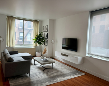 145 East 48th Street - Photo Thumbnail 5