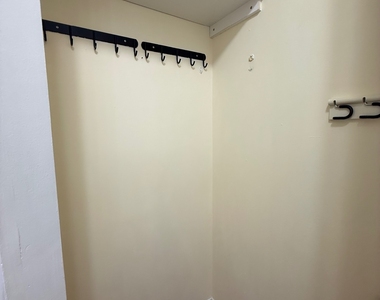 145 East 48th Street - Photo Thumbnail 8