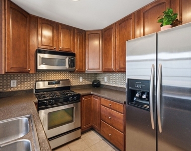 408 Donato Cir - Photo Thumbnail 17