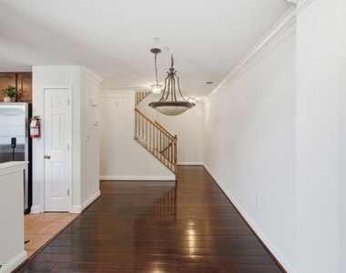 408 Donato Cir - Photo Thumbnail 9
