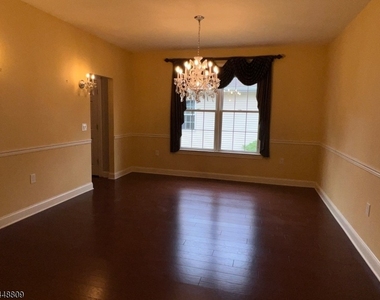 72 Patriots Way - Photo Thumbnail 2