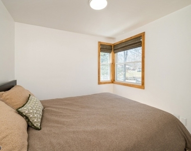 100 Poplar Ln - Photo Thumbnail 32