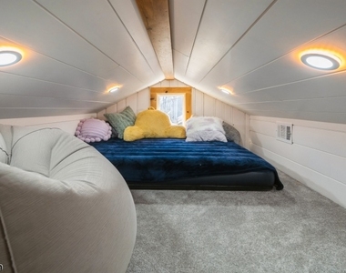 100 Poplar Ln - Photo Thumbnail 7
