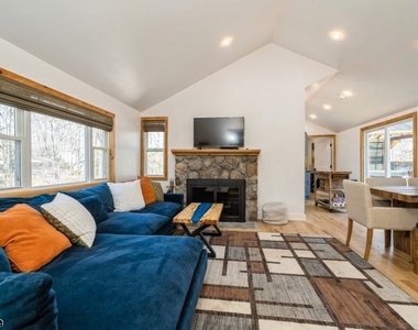 100 Poplar Ln - Photo Thumbnail 1