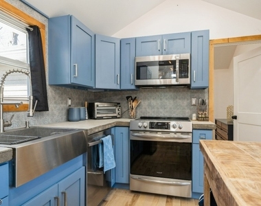 100 Poplar Ln - Photo Thumbnail 3