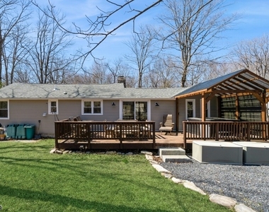 100 Poplar Ln - Photo Thumbnail 18