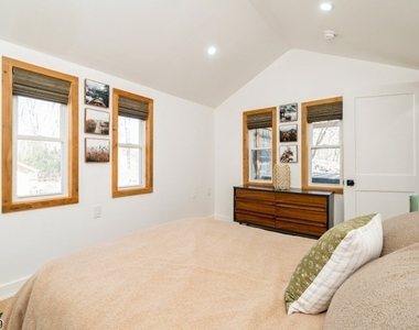 100 Poplar Ln - Photo Thumbnail 13