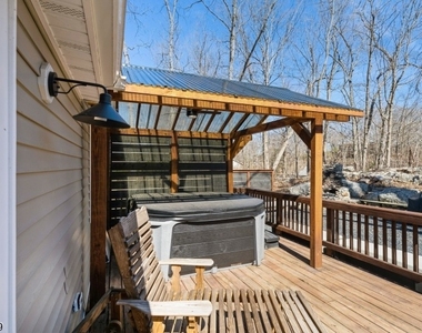 100 Poplar Ln - Photo Thumbnail 17