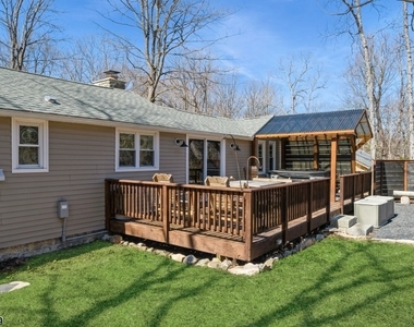 100 Poplar Ln - Photo Thumbnail 8