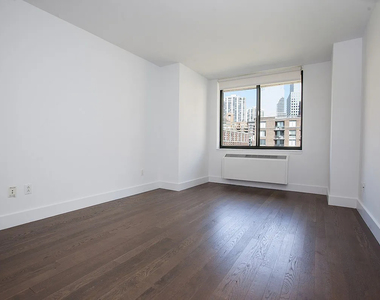 70 Battery Place - Photo Thumbnail 3