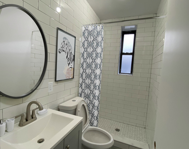 1721 East 8th Street - Photo Thumbnail 8