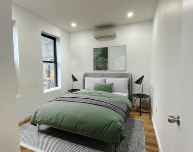 1721 East 8th Street - Photo Thumbnail 2