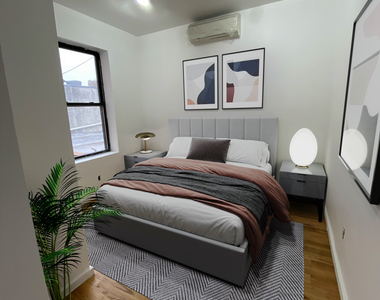 1721 East 8th Street - Photo Thumbnail 4