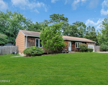 809 Commonwealth Boulevard - Photo Thumbnail 1