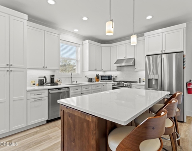 53 Sheridan Avenue - Photo Thumbnail 12