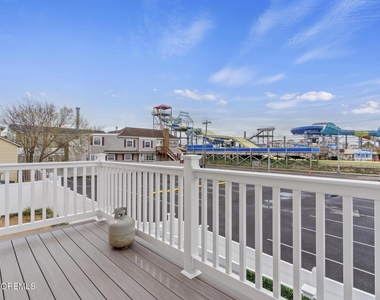 53 Sheridan Avenue - Photo Thumbnail 14