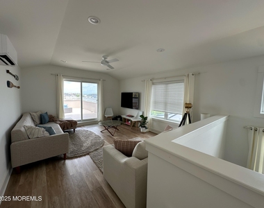 53 Sheridan Avenue - Photo Thumbnail 31