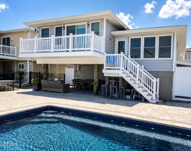 9 Neptune Road - Photo Thumbnail 1