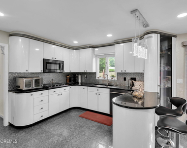 30 Scott Drive - Photo Thumbnail 9