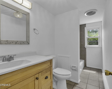 102 Buckhorn Lake Court - Photo Thumbnail 4
