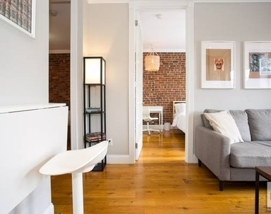 Essex Street - Photo Thumbnail 1