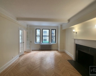 East 68 Street - Photo Thumbnail 2