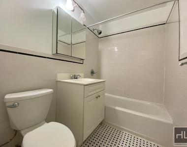 West 73 Street - Photo Thumbnail 3