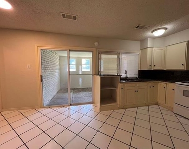 6400 Allegheny Trail - Photo Thumbnail 4
