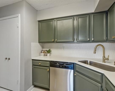 15151 Berry Trail - Photo Thumbnail 8