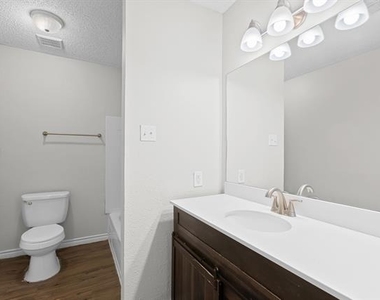 429 Johnson Street - Photo Thumbnail 10