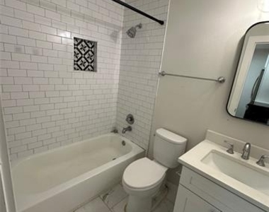 425 N Rosemont Avenue - Photo Thumbnail 7