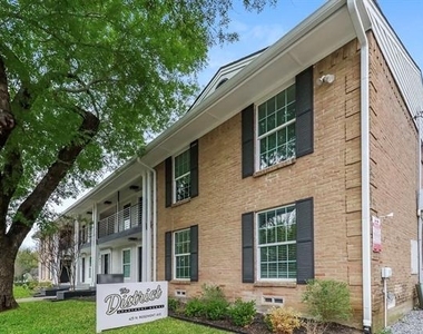 425 N Rosemont Avenue - Photo Thumbnail 3