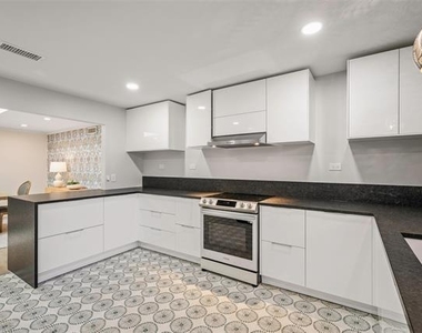 6226 Bandera Avenue - Photo Thumbnail 14