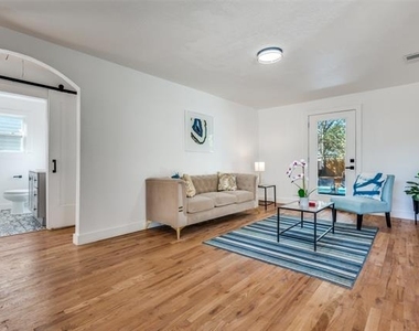 927 S Franklin Street - Photo Thumbnail 1