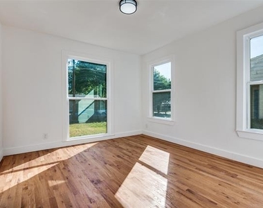 927 S Franklin Street - Photo Thumbnail 2