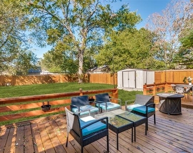 927 S Franklin Street - Photo Thumbnail 9
