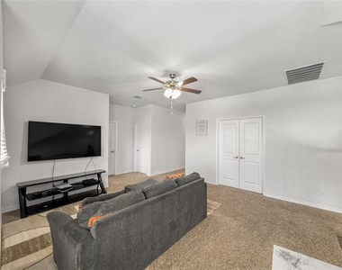 10415 Lone Star Way - Photo Thumbnail 12