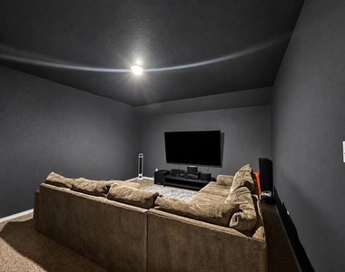 10415 Lone Star Way - Photo Thumbnail 18