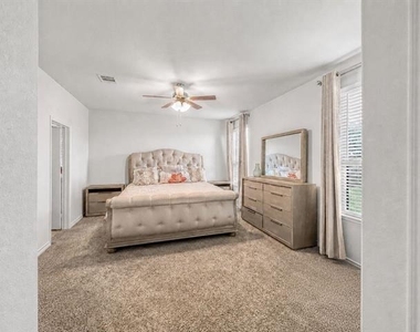 10415 Lone Star Way - Photo Thumbnail 8