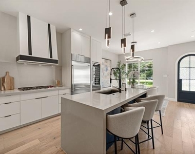 2850 Lakeside Parkway - Photo Thumbnail 7