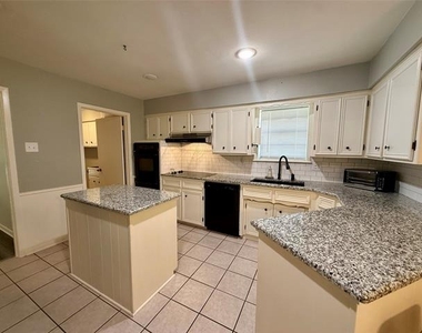3005 Anthony Drive - Photo Thumbnail 12