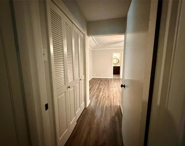 3005 Anthony Drive - Photo Thumbnail 32
