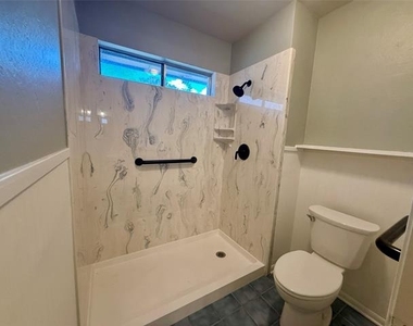 3005 Anthony Drive - Photo Thumbnail 29