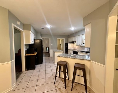 3005 Anthony Drive - Photo Thumbnail 11
