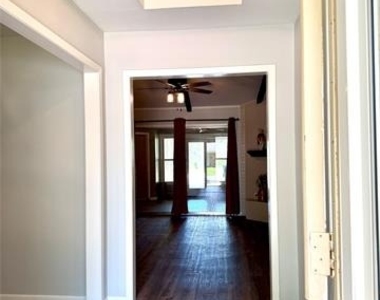3005 Anthony Drive - Photo Thumbnail 5